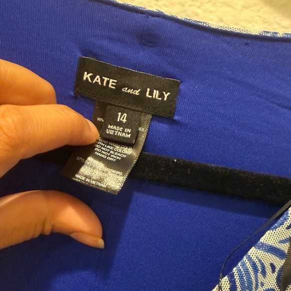 Chic Blue Floral Maxi Dress - Picture 4 of 5